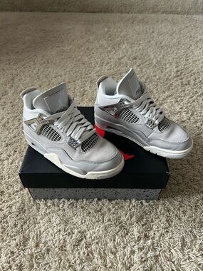 Air Jordan 4 Retro ‘Frozen Moments’ Size Women’s US 6